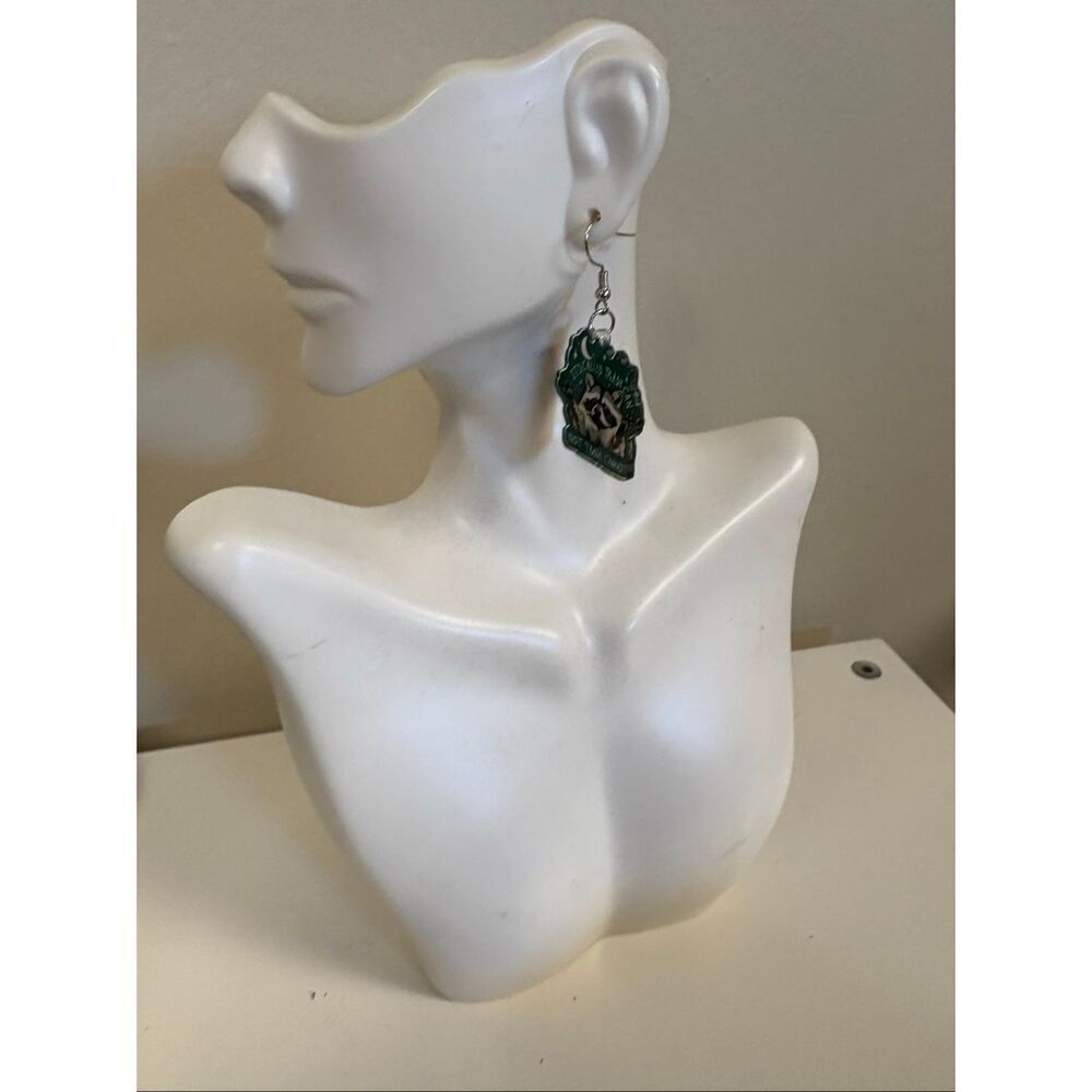 It's called trash can not trash cannot earrings